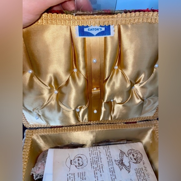 Floral Woven Home Accent Stool-Basket for sewing 🧵 Vintage (1960’s) - Picture 5 of 10